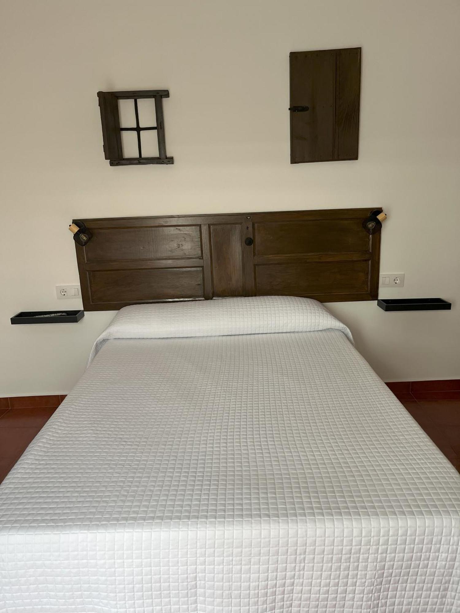 Almoharin Casa Rural Las Pelliquerinas מראה חיצוני תמונה